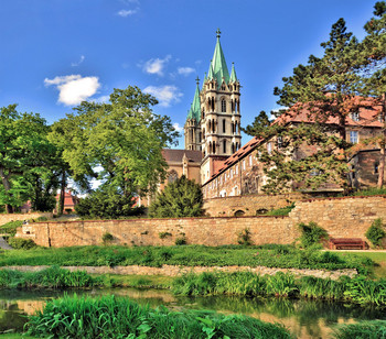 Das Bild zeigt den Naumburger Dom